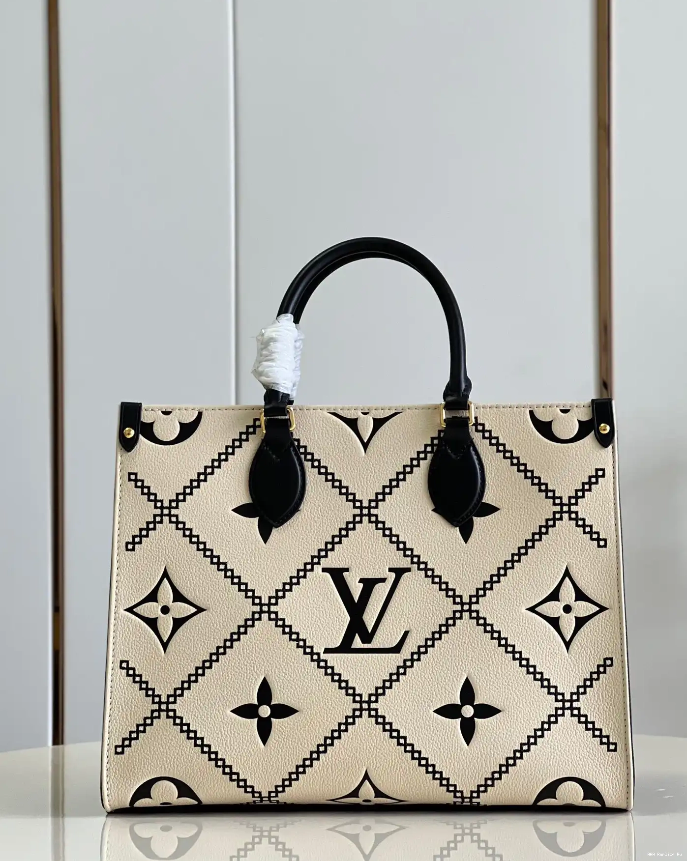 VUITTON ONTHEGO MM LOUIS 0602